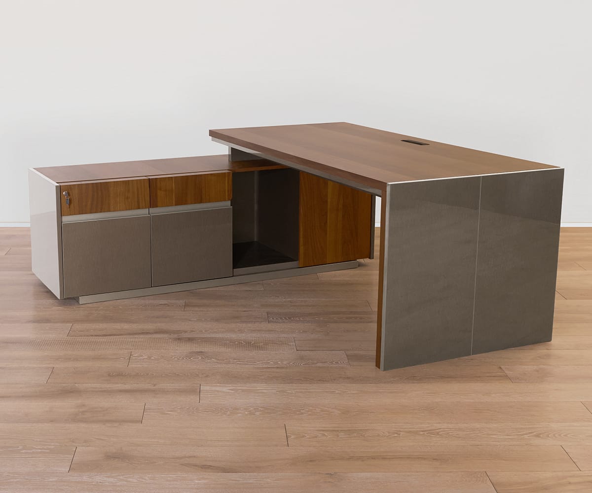 Aversera Executive Desk With Return
